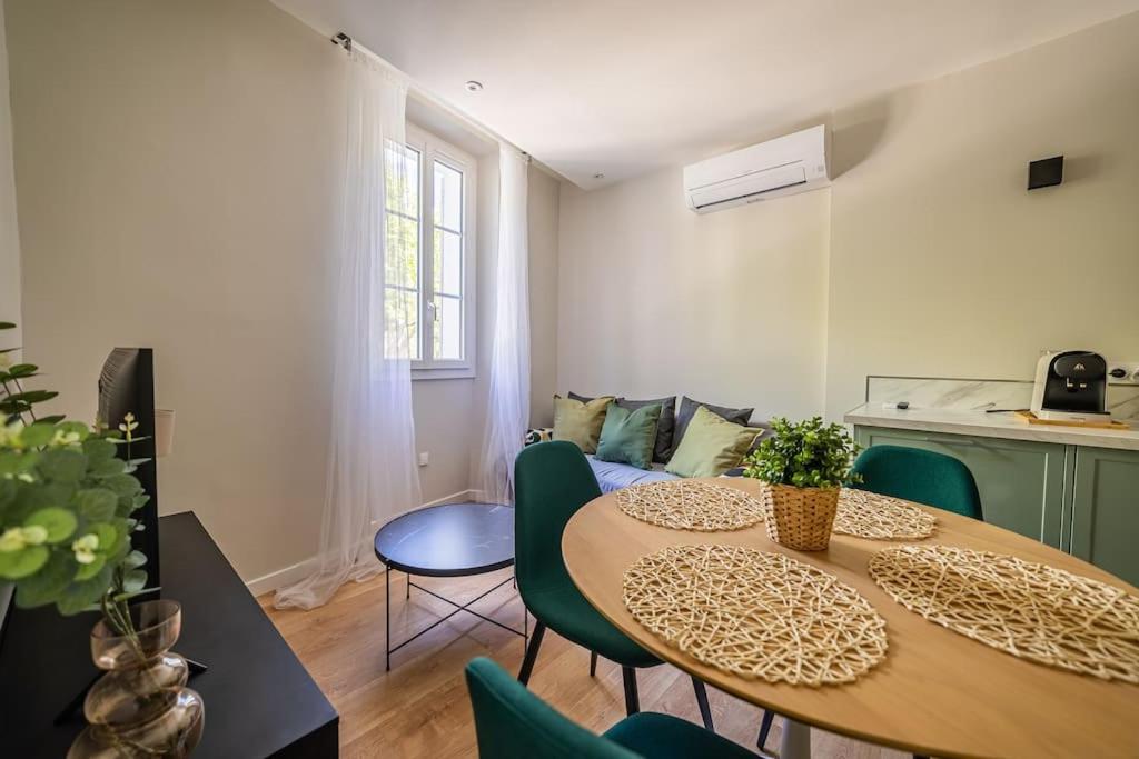 Le Pearl Appartement de charme en bord rivière Collobrières Extérieur photo